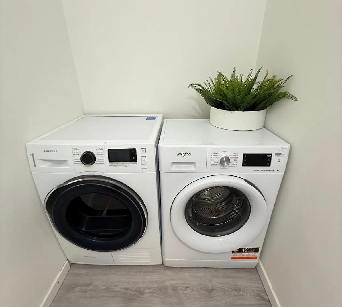 Spacious Apartment Near The Subway Stockholm
