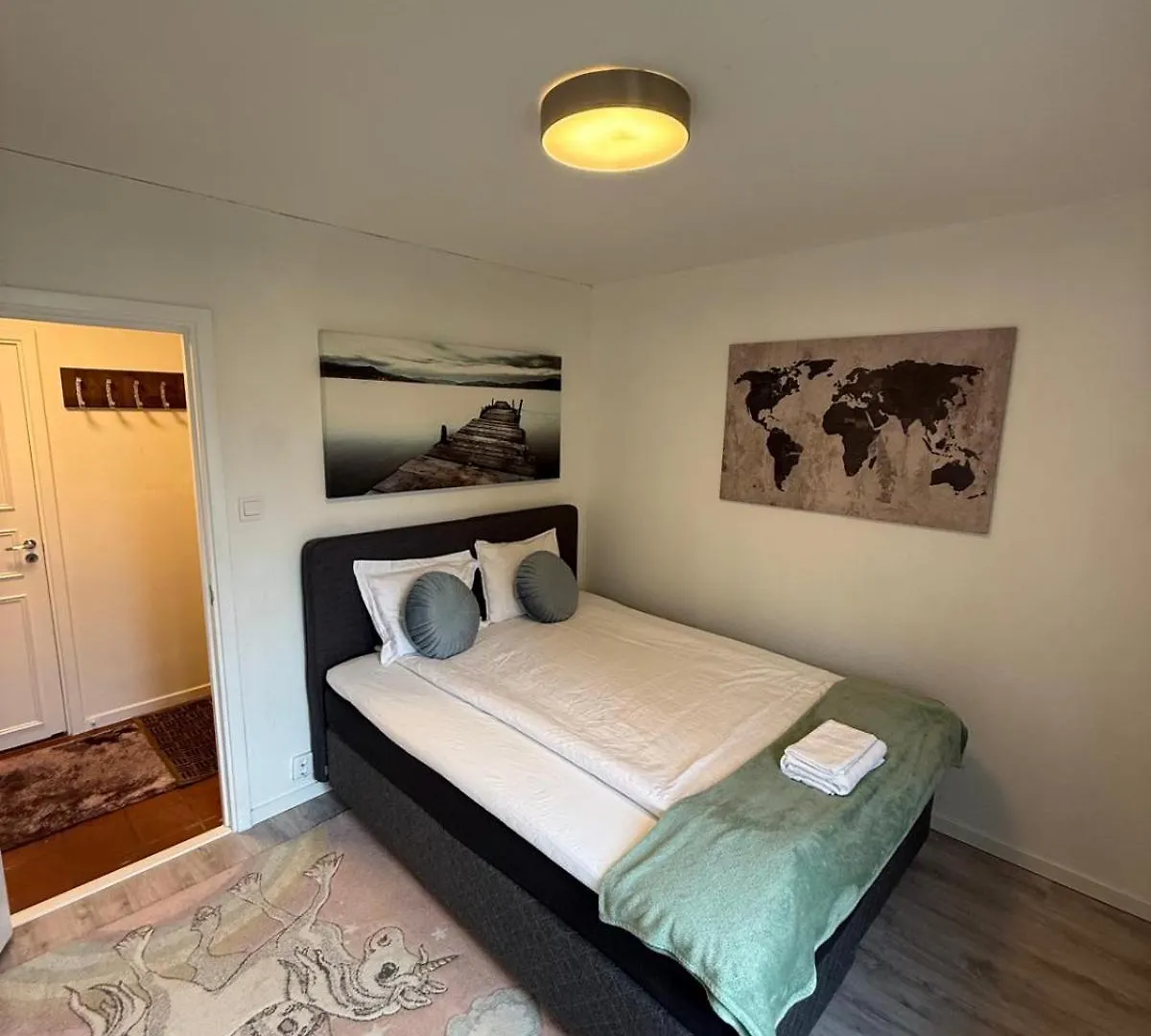 Spacious Apartment Near The Subway Stockholm